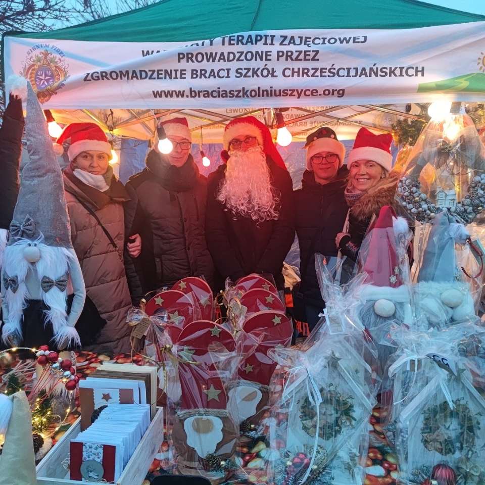 Kiermasze bożonarodzeniowe dzięki zaproszeniu przez Gminę i MGOK w Gorzowie Śląskim oraz Proboszczowie Parafii w Częstochowie