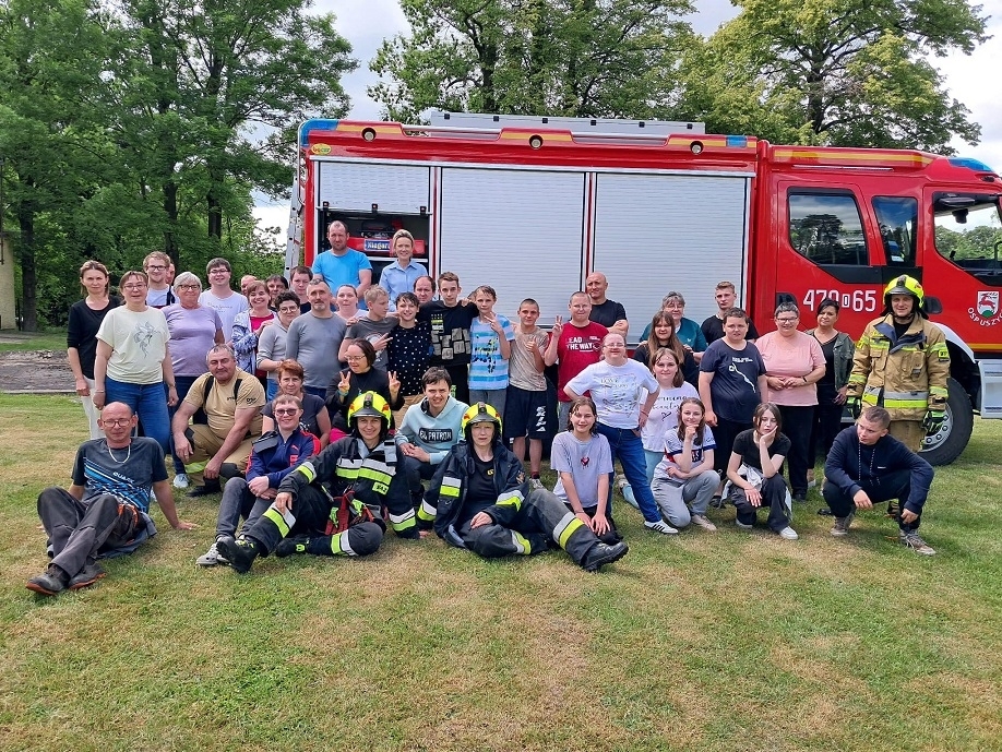 Szkolenie z zakresu udzielania pierwszej pomocy, kt&oacute;re przeprowadziła niezastąpiona Straż Pożarna z Uszyc